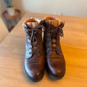 Taos Footwear Brown Ankle Boots with Multicolor Knit, Size 7-7.5